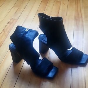 L'intervalle open toe booties leather